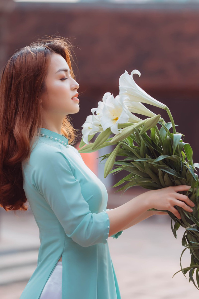 ngat-ngay-ve-dep-mong-mo-cua-nang-tho-phuong-lien (1)