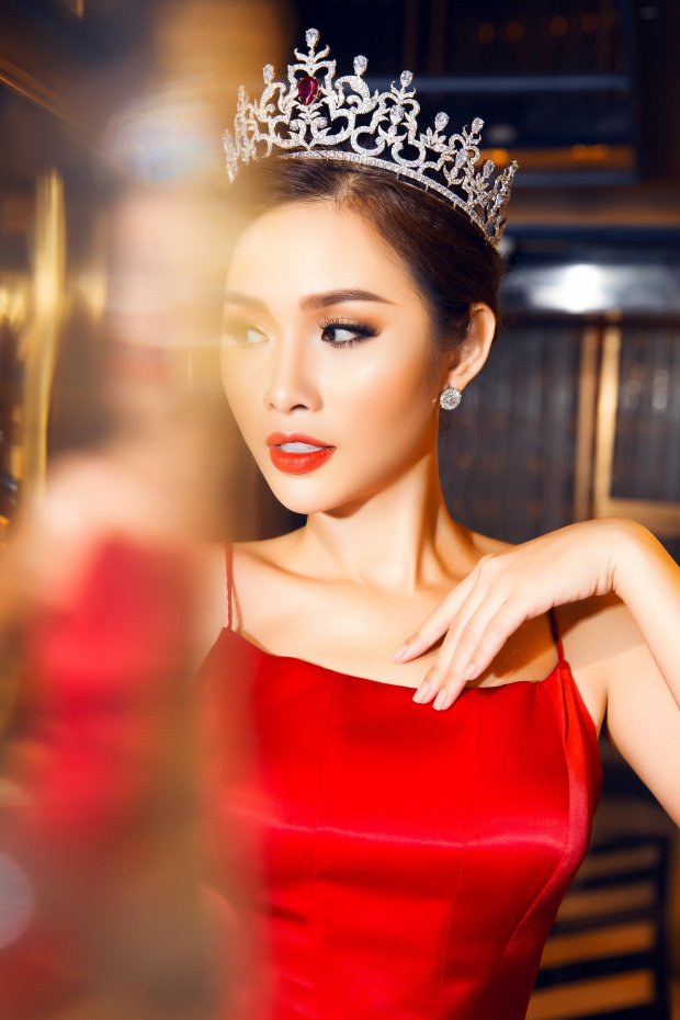 a-hau-thanh-trang-tu-tin-lam-xieu-long-hang-van-nguoi (5)