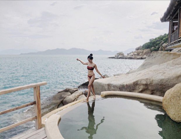 hot-girl-kieu-trinh-dot-mat-fan-voi-vong-eo-con-kien (5)