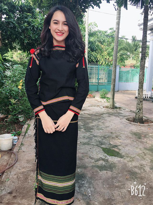 ngo-ngang-ve-dep-lai-cua-co-ban-H-Duyên-Bkrông-thuan-viet-100-% (1)