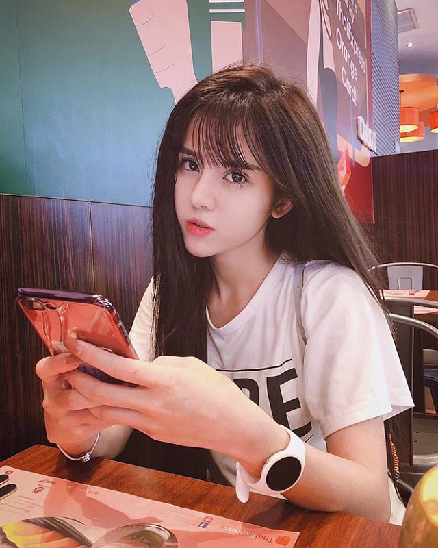 ngo-ngang-ve-dep-lai-cua-nang-hot-girl-my-linh (3)