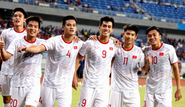 u22-viet-nam-sap-co-tran-giao-huu-voi-u22-uae-1